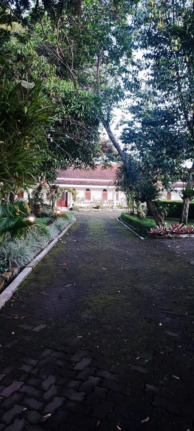 Cover Image for The Kartipah Hotel