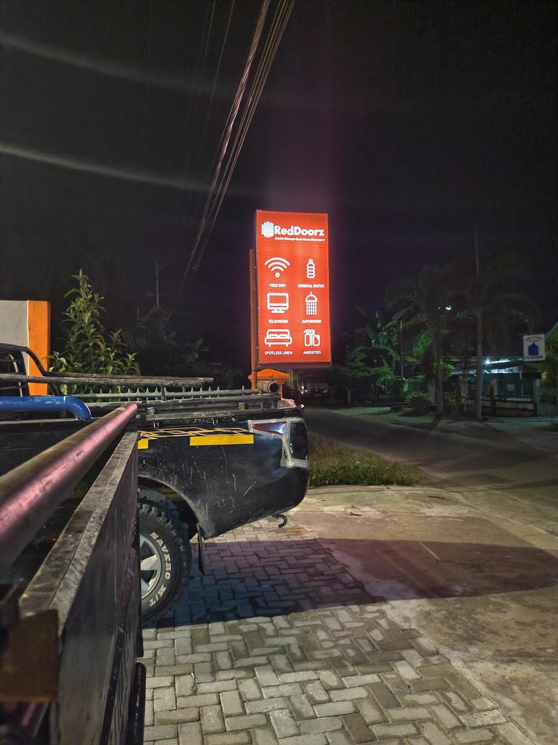 Cover Image for RedDoorz Plus @ Orange GH Diponogoro