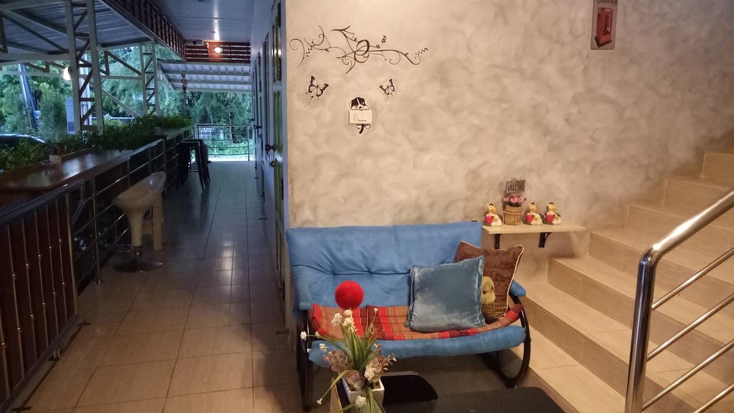 Cover Image for กรีนเฮาส์ อพาร์ทเม้นท์ (Greenhouse Apartment)