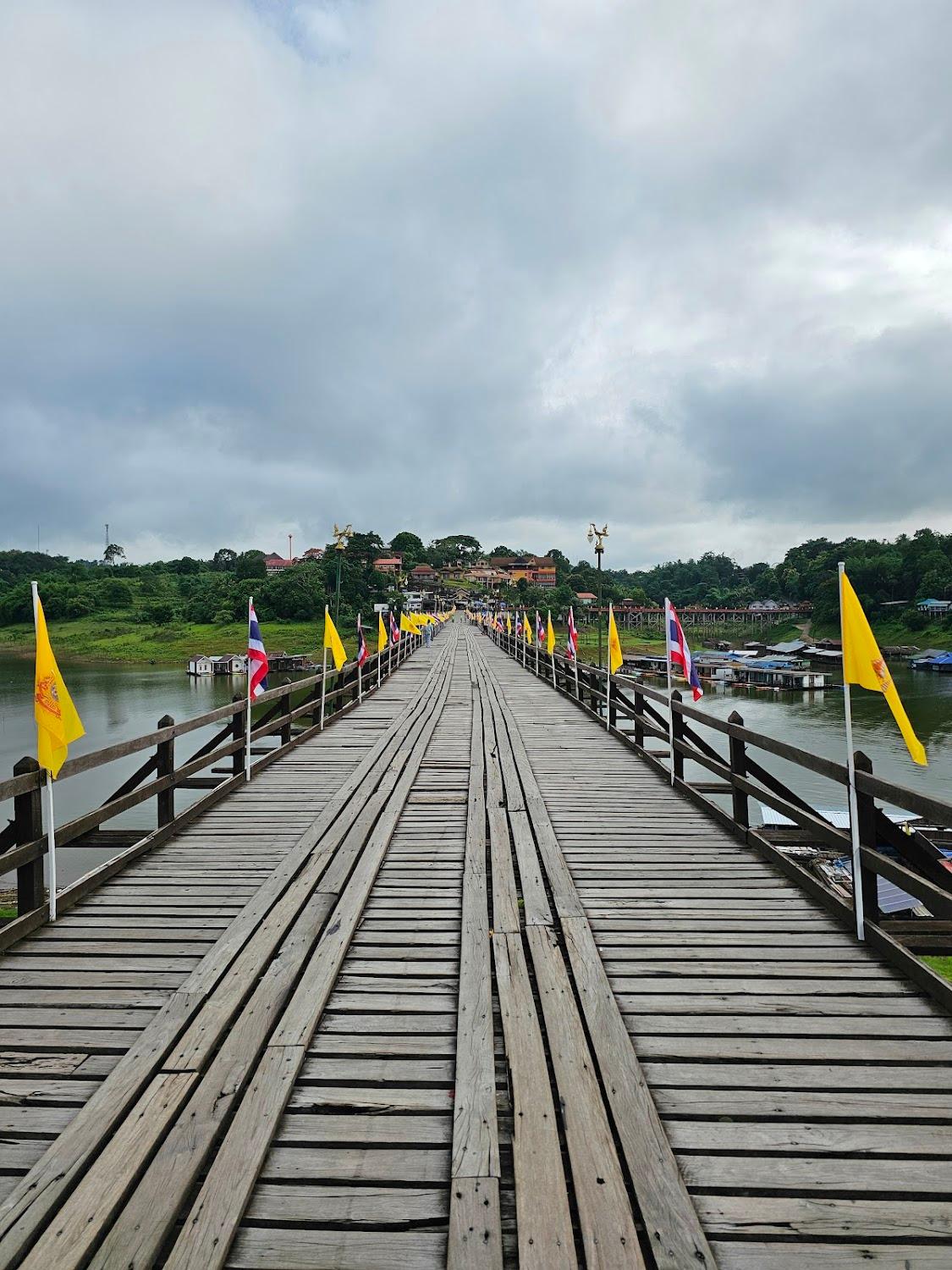 Cover Image for บ้านมองสะพาน สังขละบุรี
