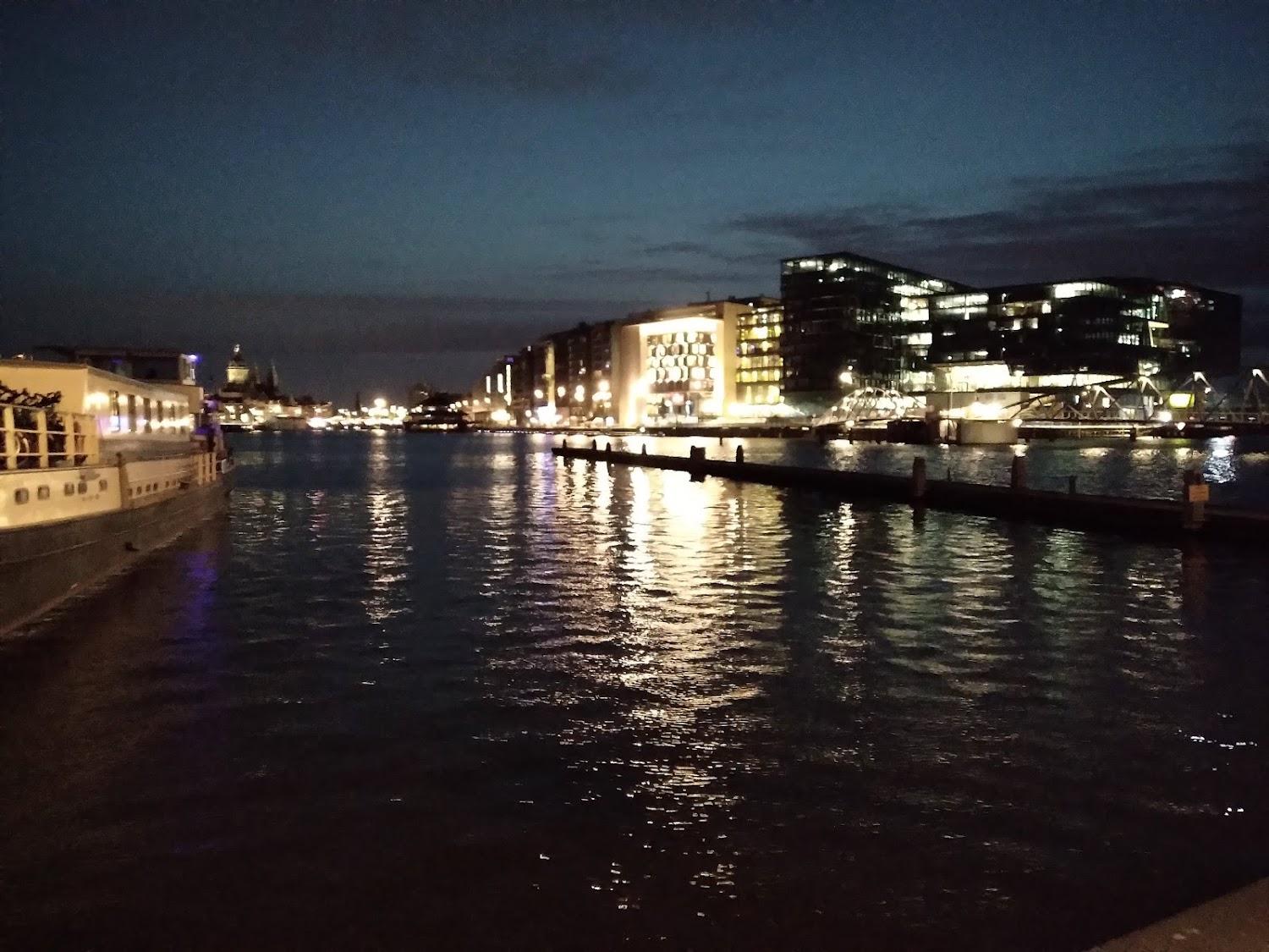 Cover Image for Amsterdam Hotelboat