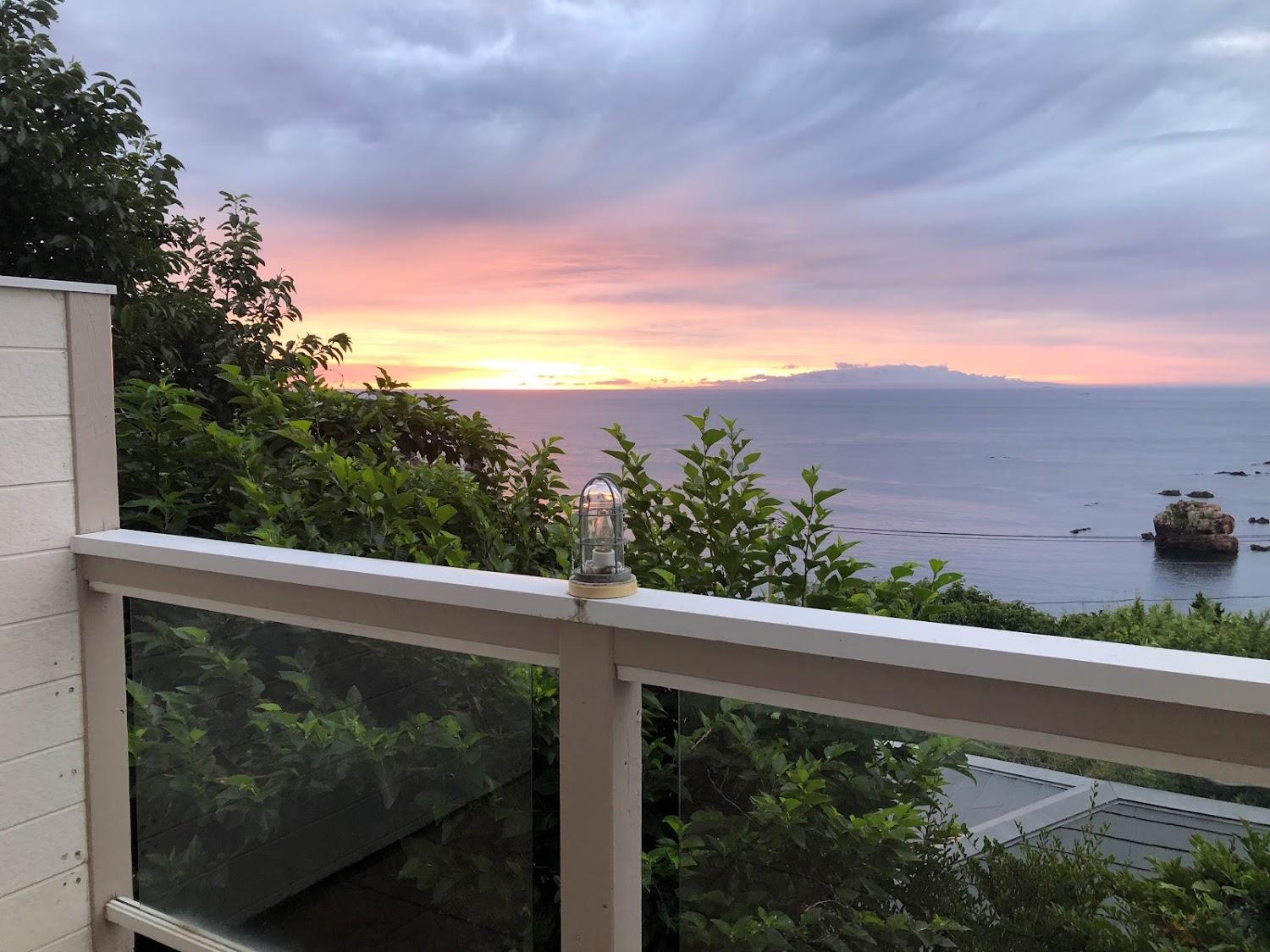 Cover Image for Cliff Side