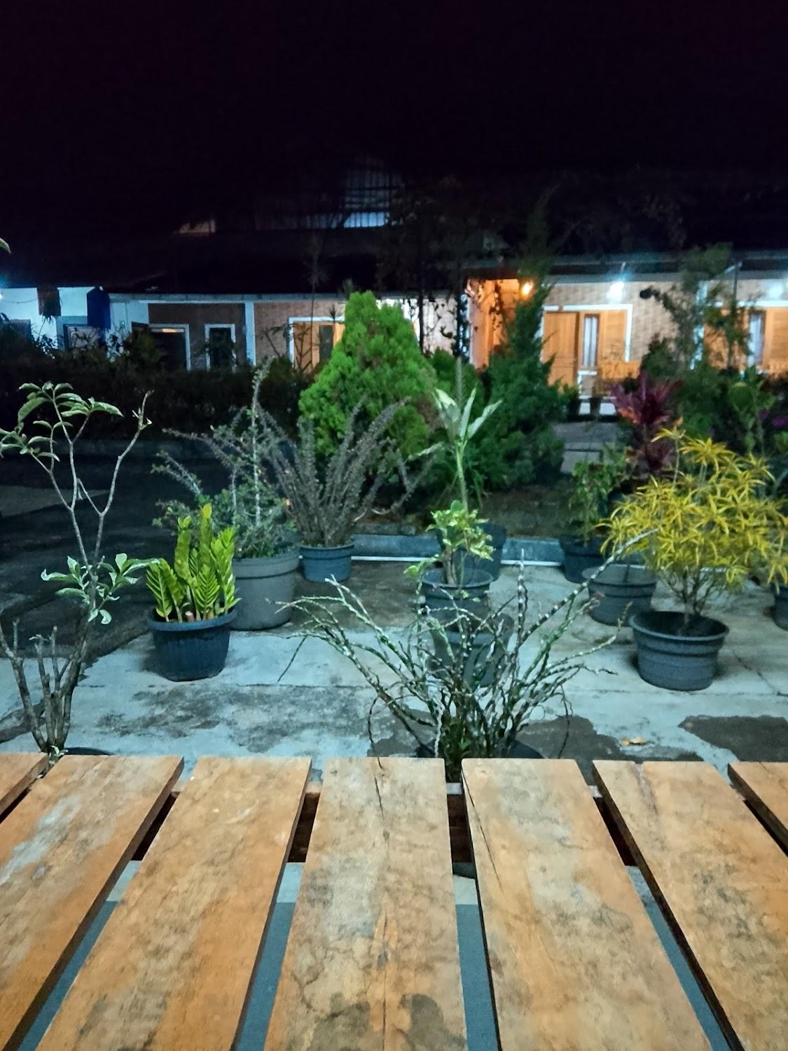 Cover Image for Reddoorz Resort Near Darajat Garut