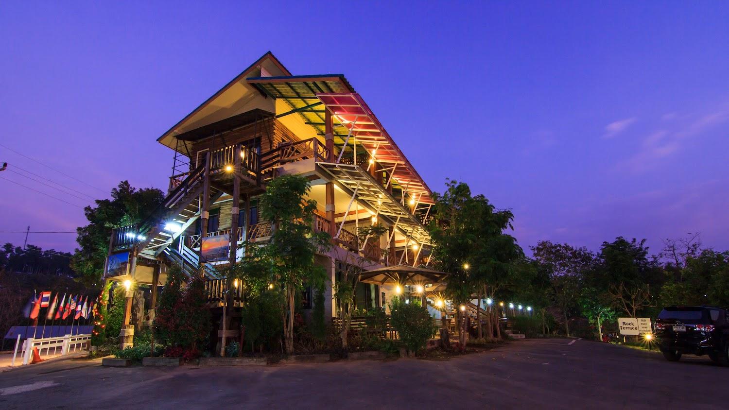 Cover Image for ฟ้าใสหมอกสวย รีสอร์ท เขาค้อ