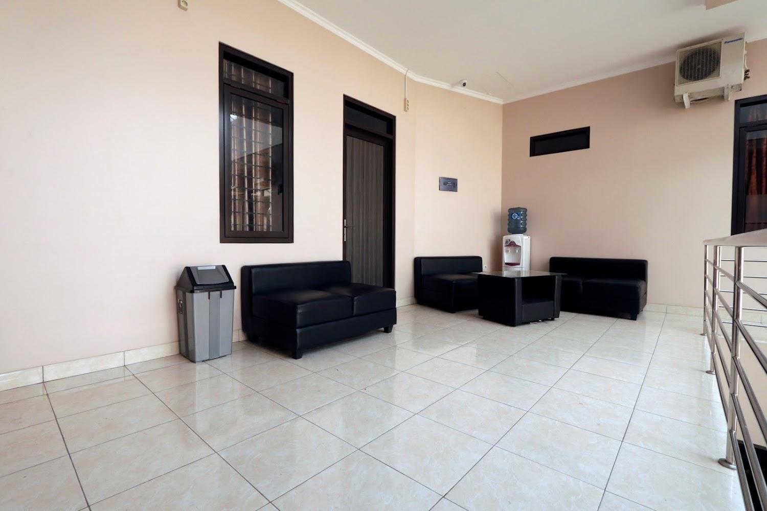 Cover Image for Shofy Guest House 33 subang