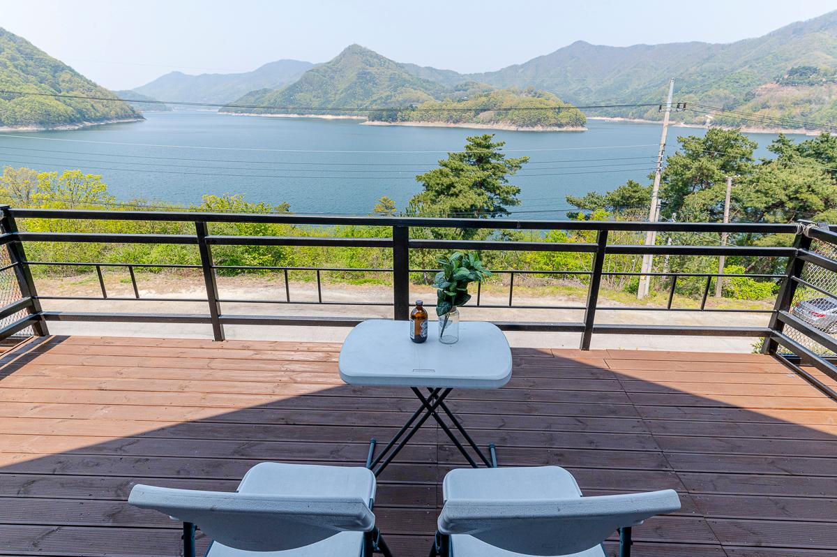 Cover Image for 충주호반힐링