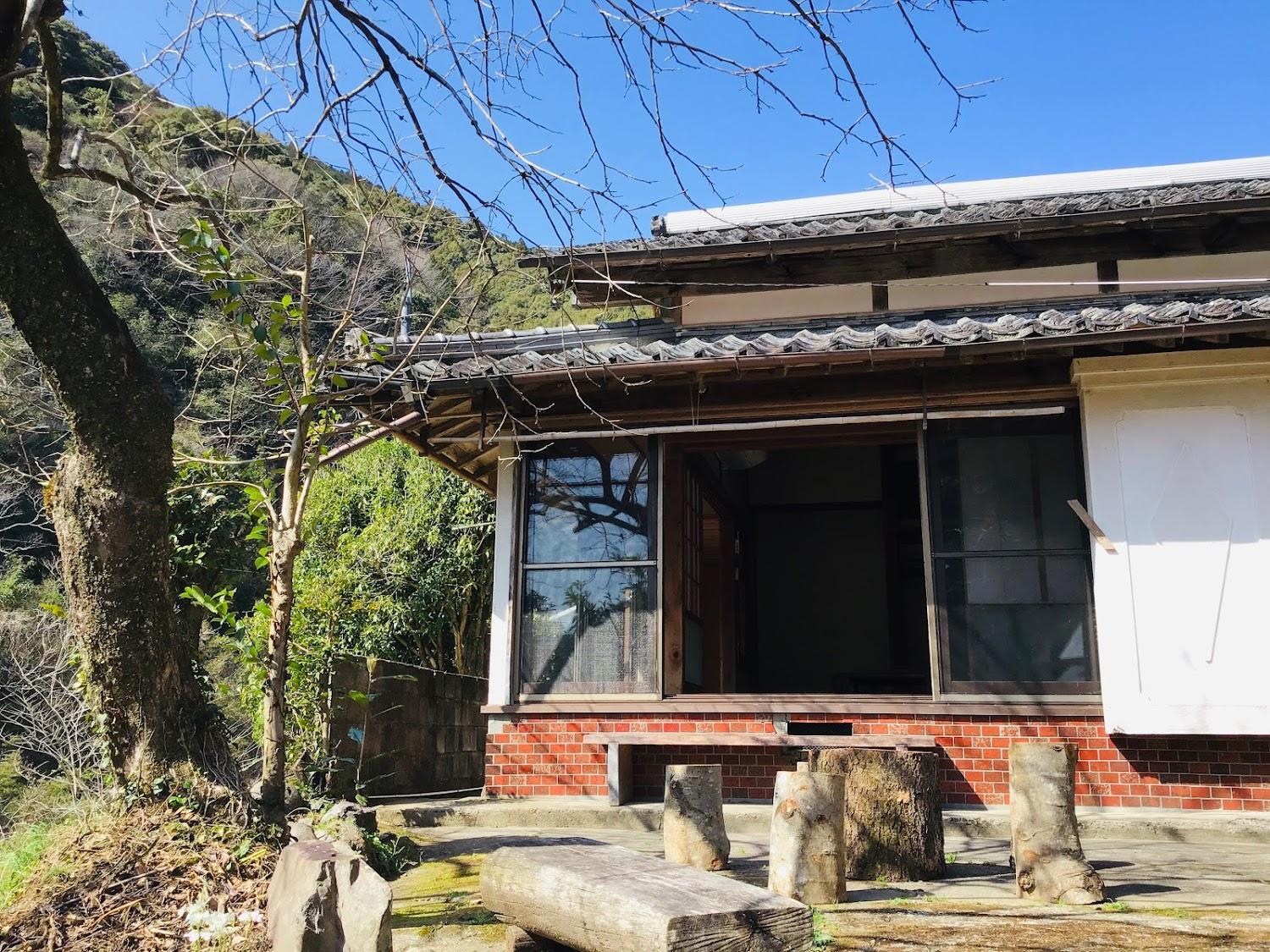 Cover Image for 古民家宿 寝つきいいキツネ