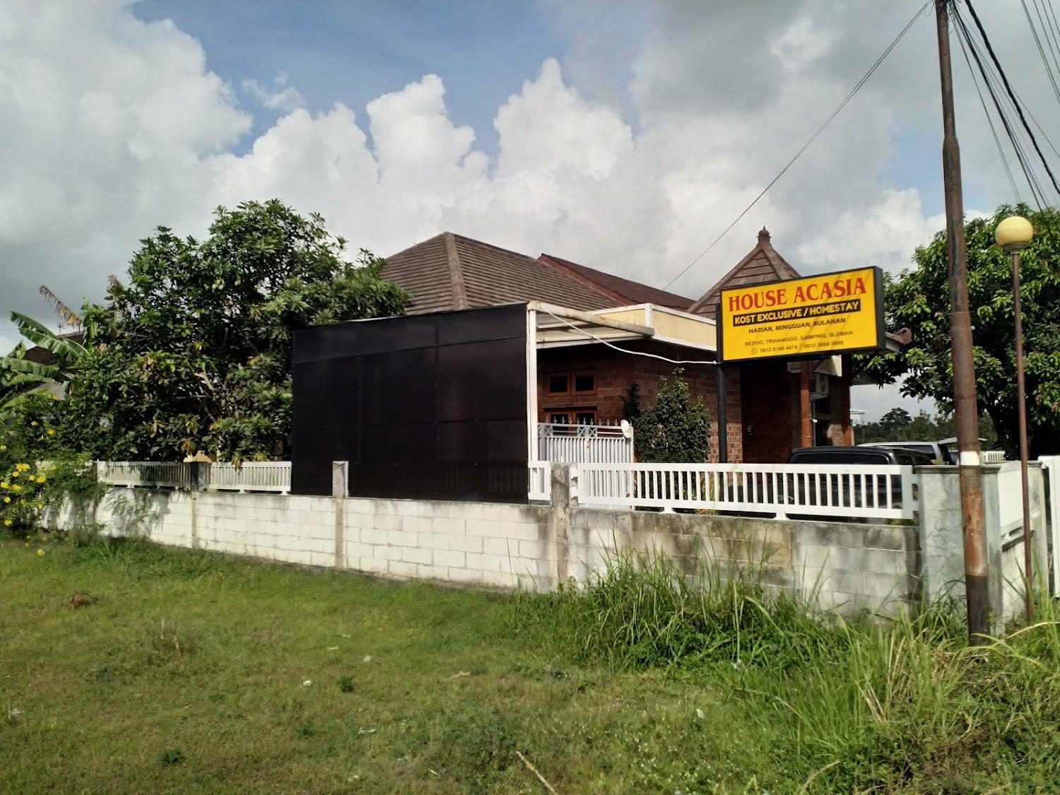 Cover Image for House Acasia - Homestay Harian Mingguan Bulanan