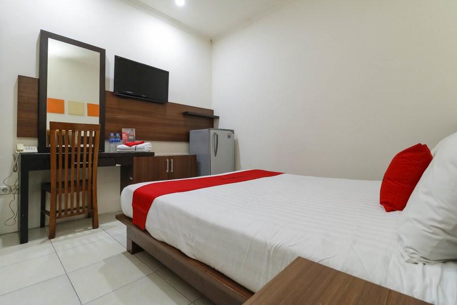 Cover Image for RedDoorz near Stadion Manahan Solo