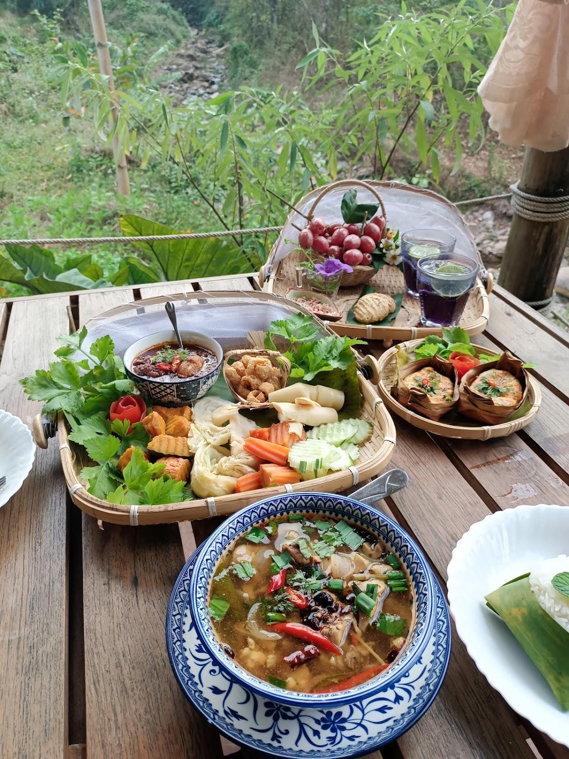 Cover Image for Monmanee Restaurant & Lodge