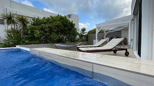 Cover Image for Hotel Sea Shell