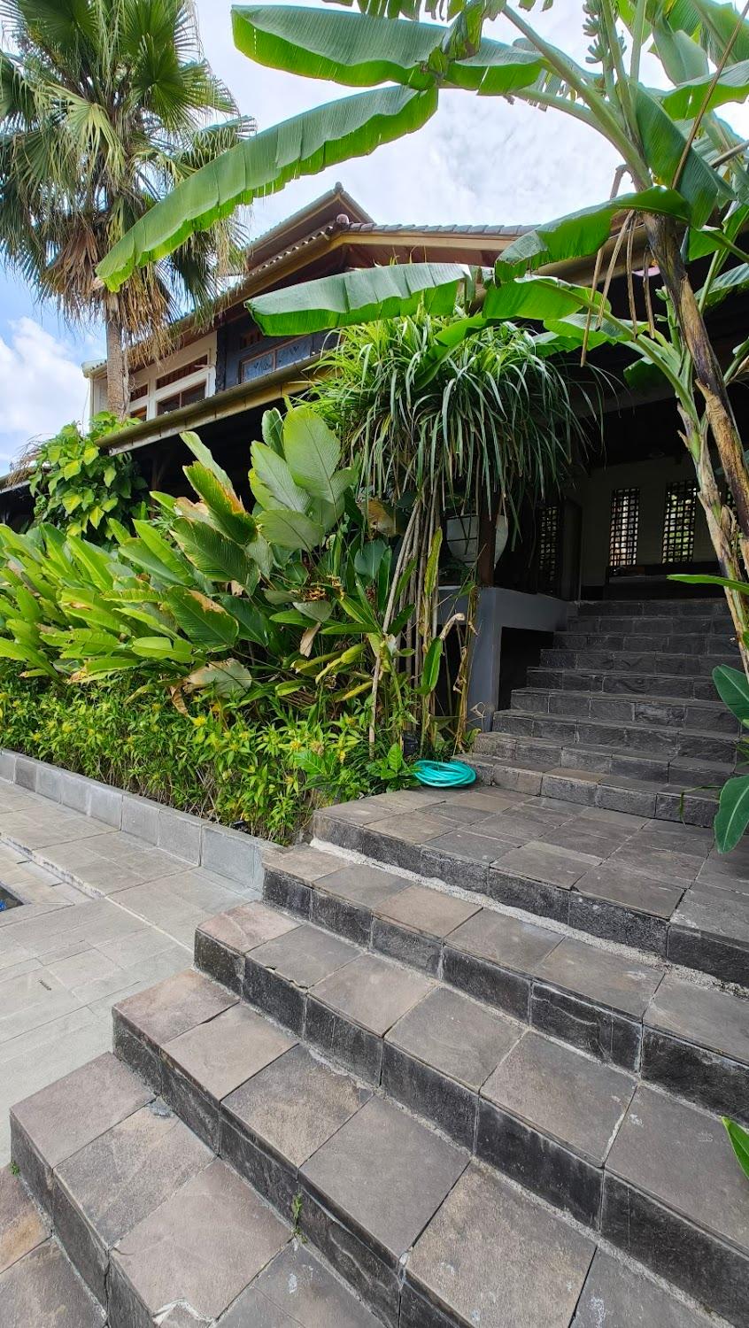 Cover Image for Rumah Bertangga