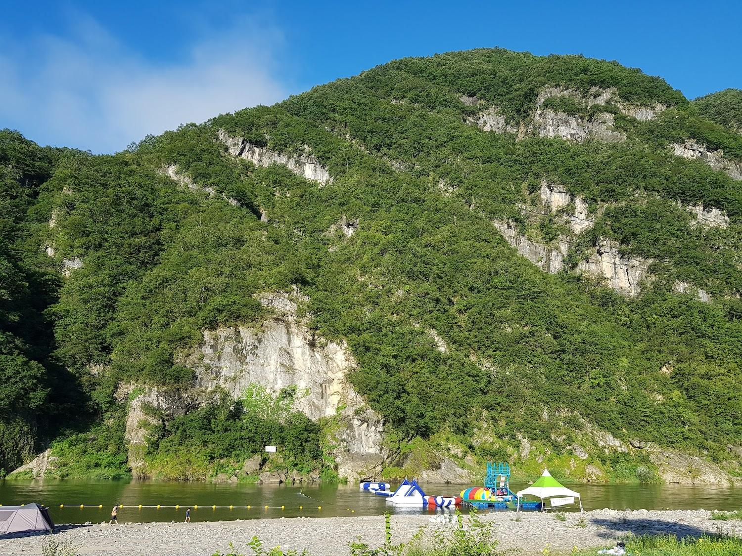Cover Image for Ảnh At a glance