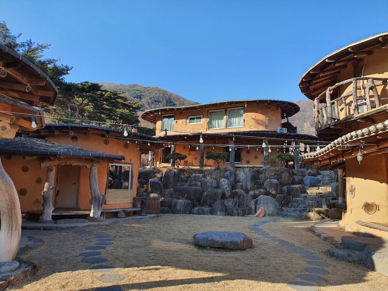 Cover Image for Jiri earth house landscape