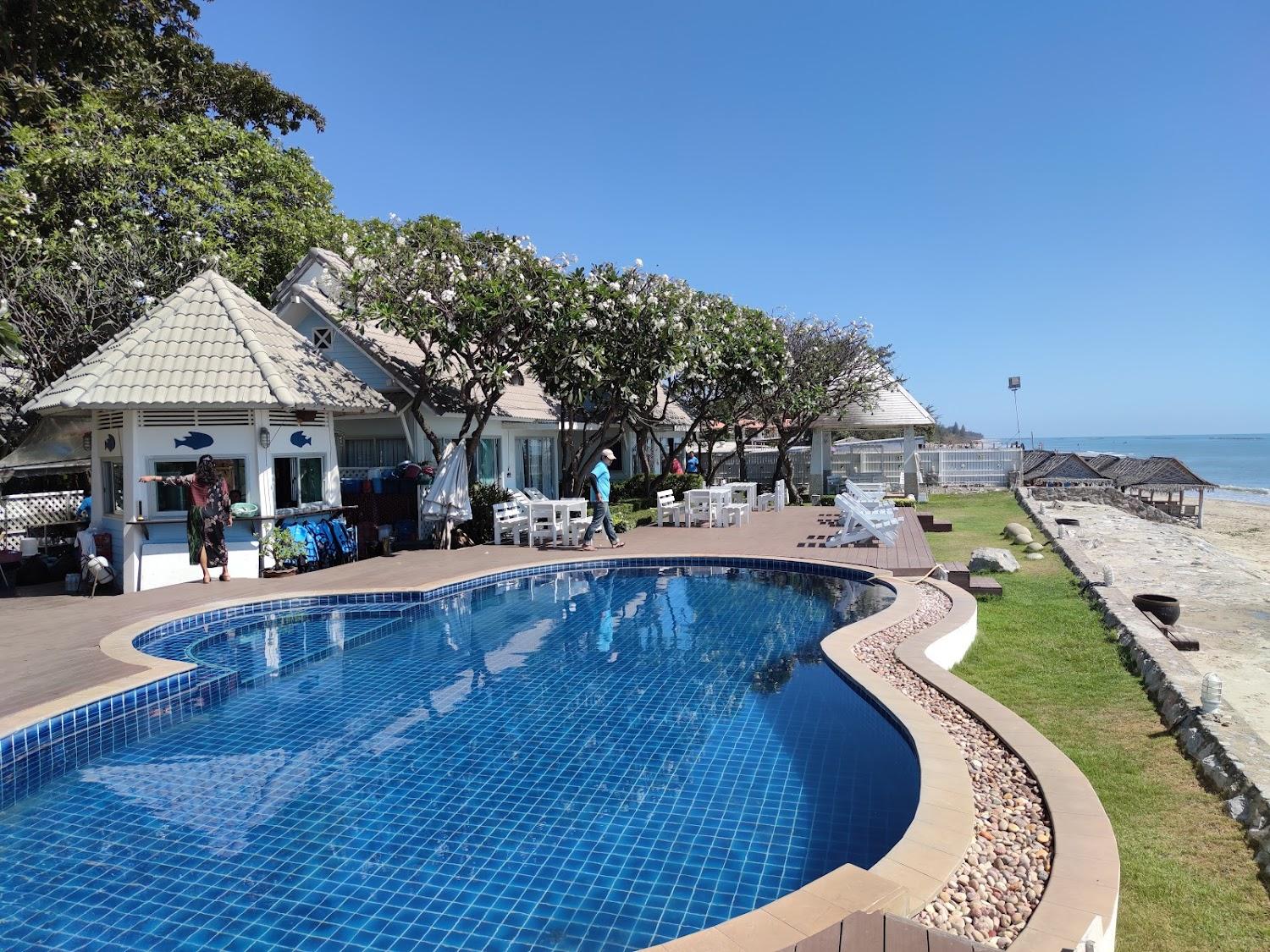 Cover Image for บูลสกาย รีสอร์ท หาดเจ้าสำราญ Blue sky resort HadChaoSamRan