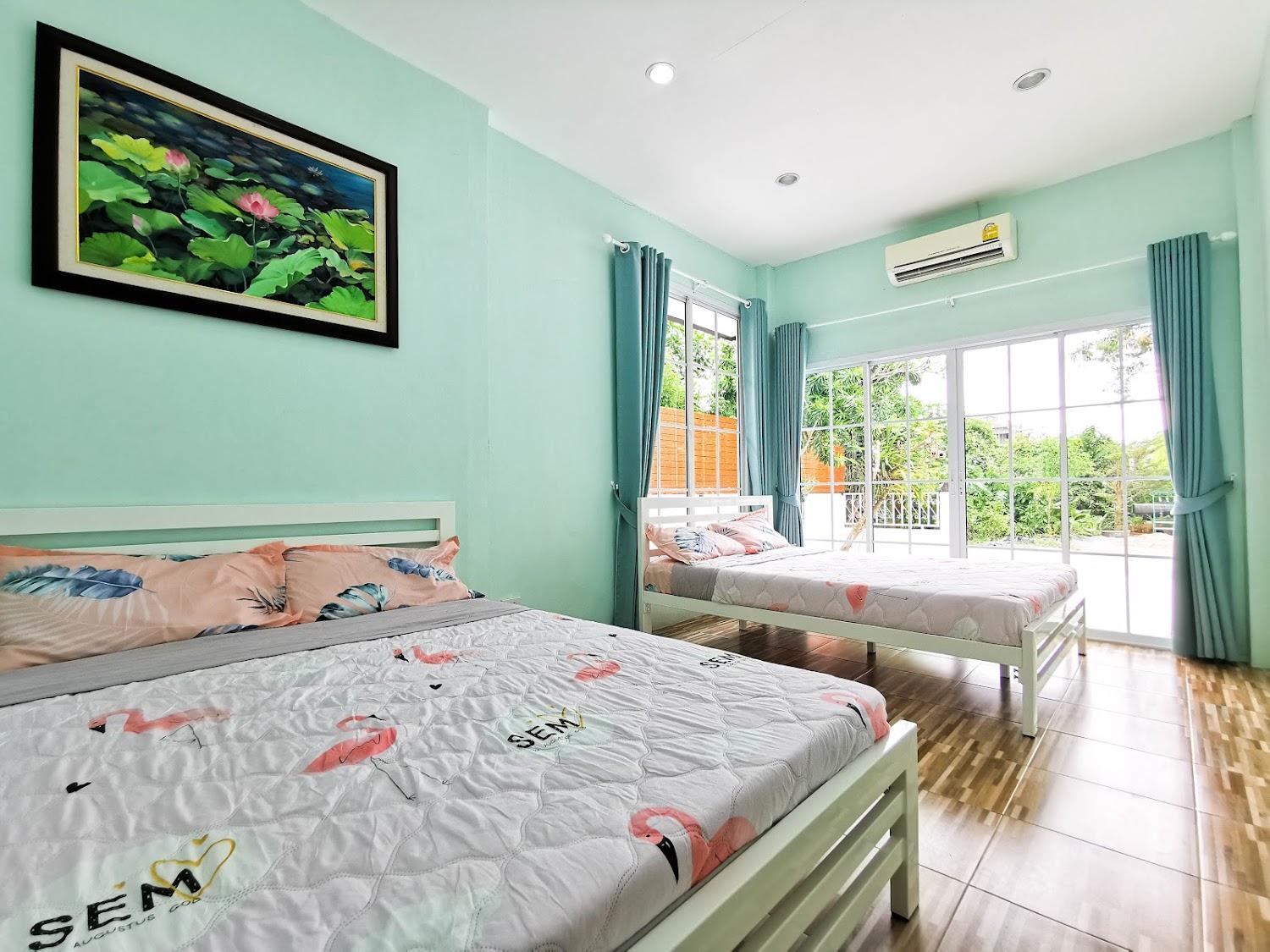 Cover Image for บ้านทองสุข บางแสน