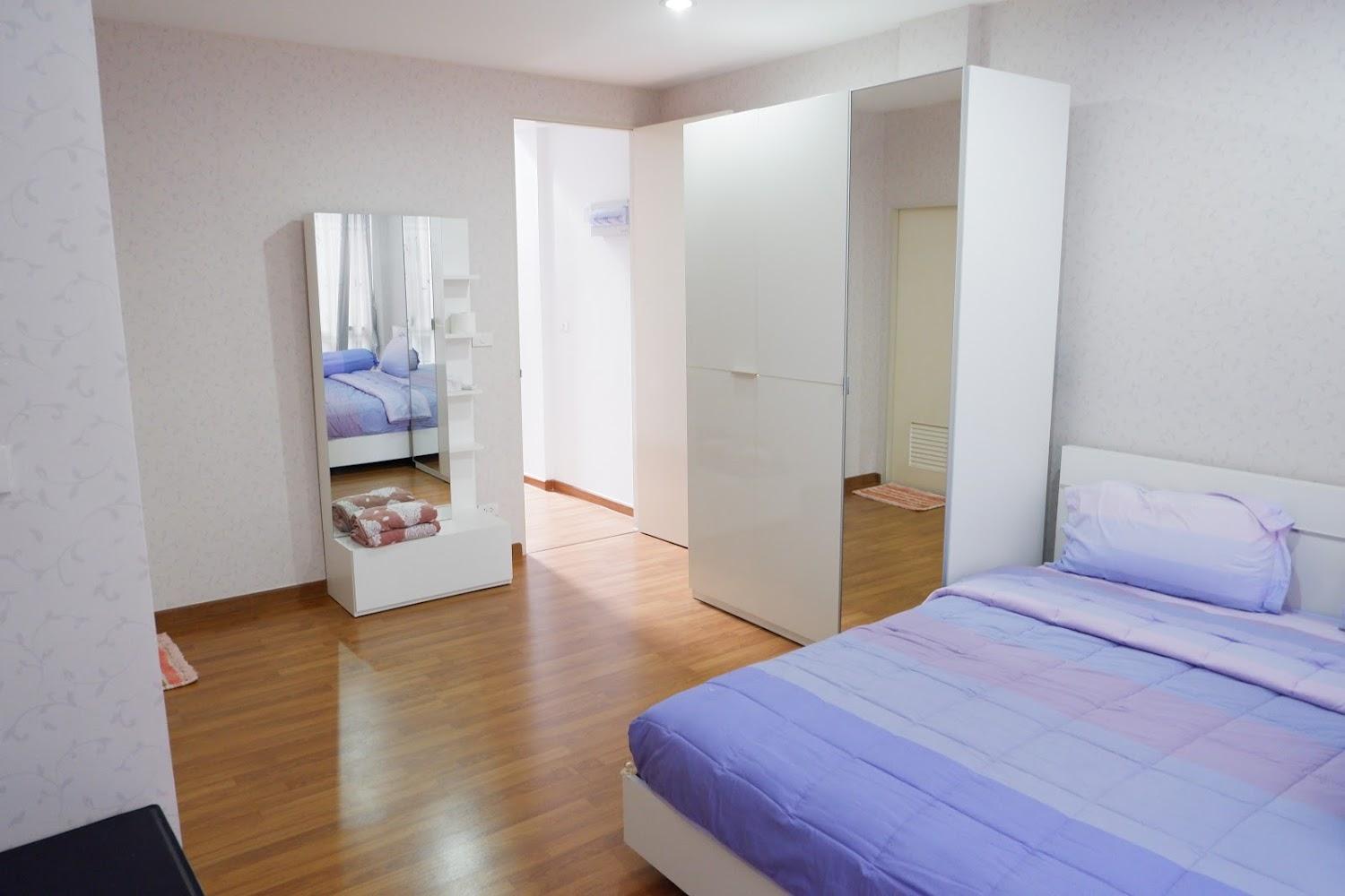 Cover Image for Duplex Home Near DMK&IMPACT Exhibition Centre