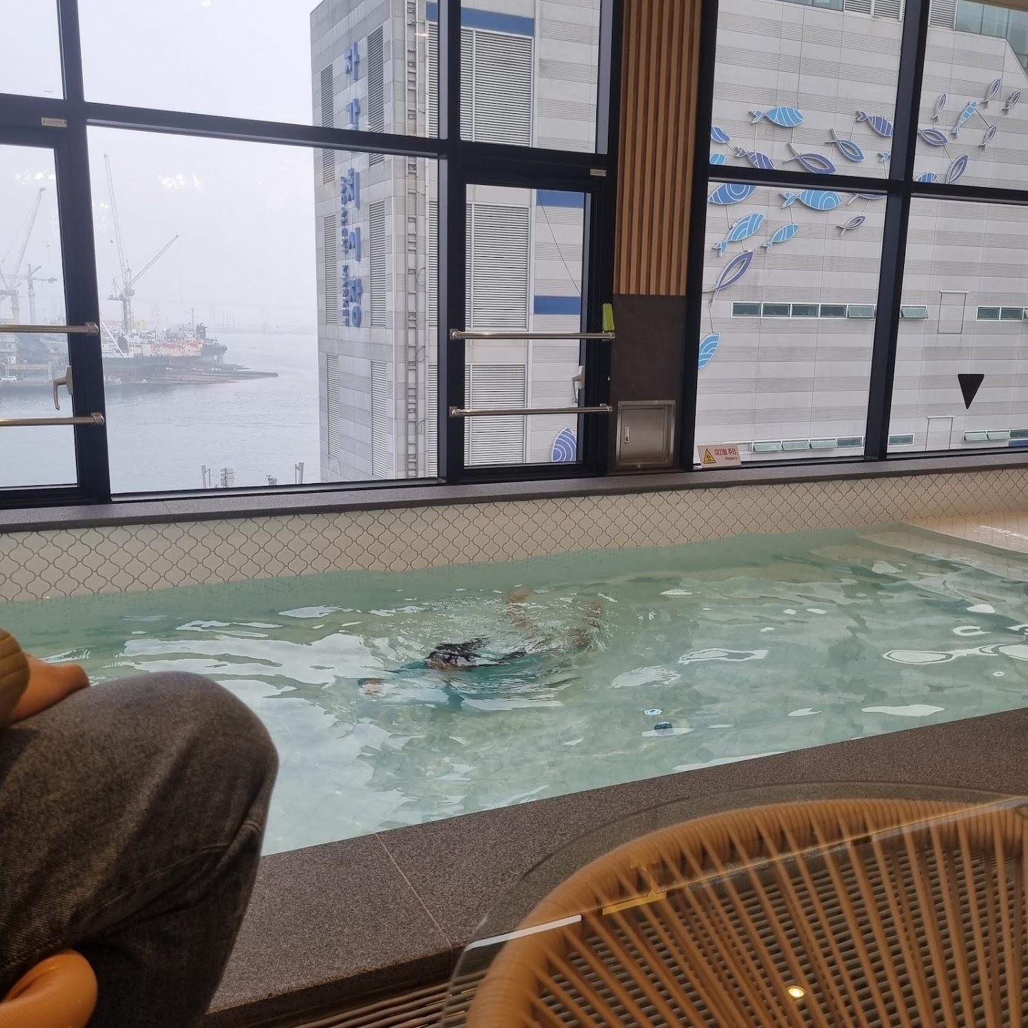 Cover Image for 부산아몬드키즈풀빌라
