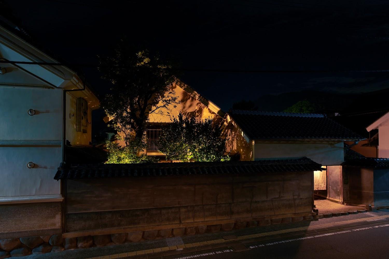 Cover Image for Ảnh At a glance