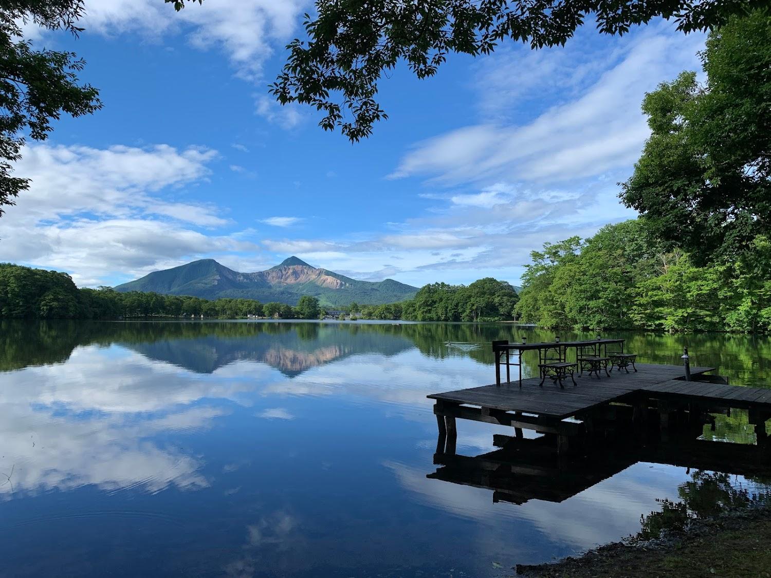 Cover Image for Lakeside Hotel Kuore