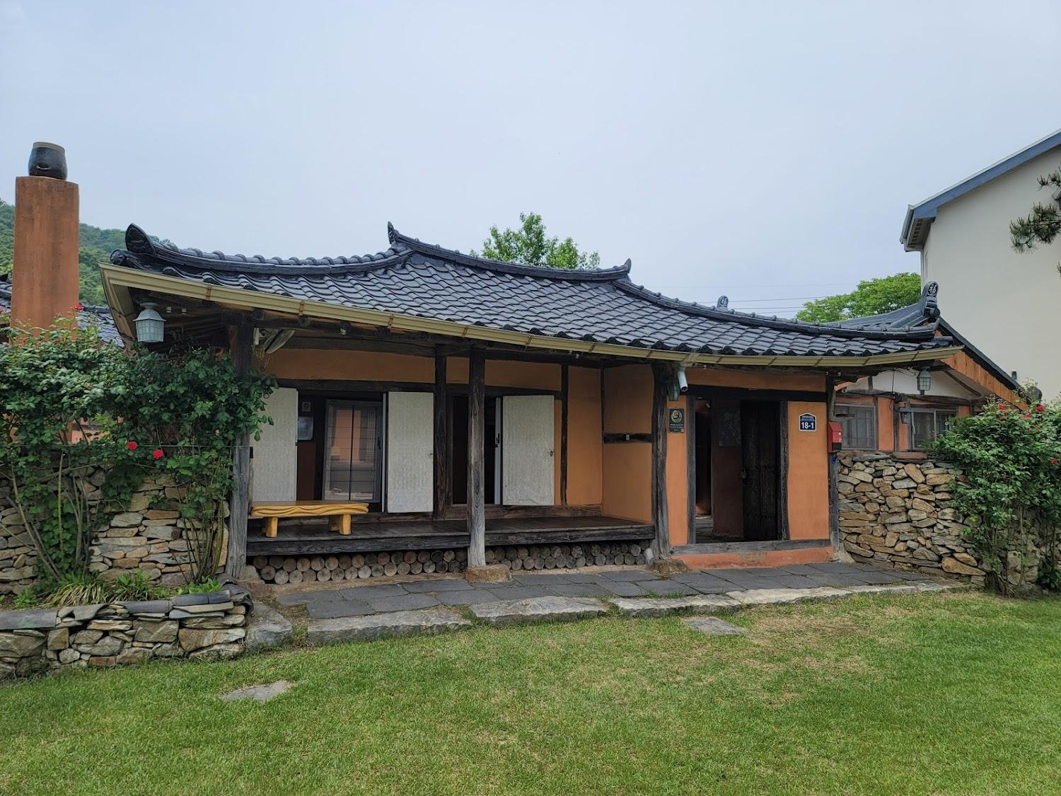 Cover Image for 옛날에금잔디