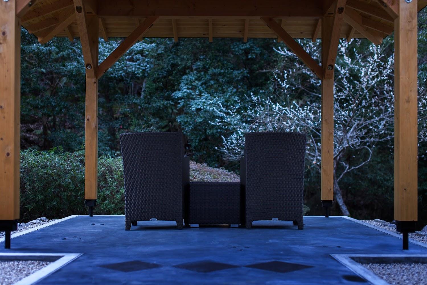 Cover Image for Moonlit Night Inn