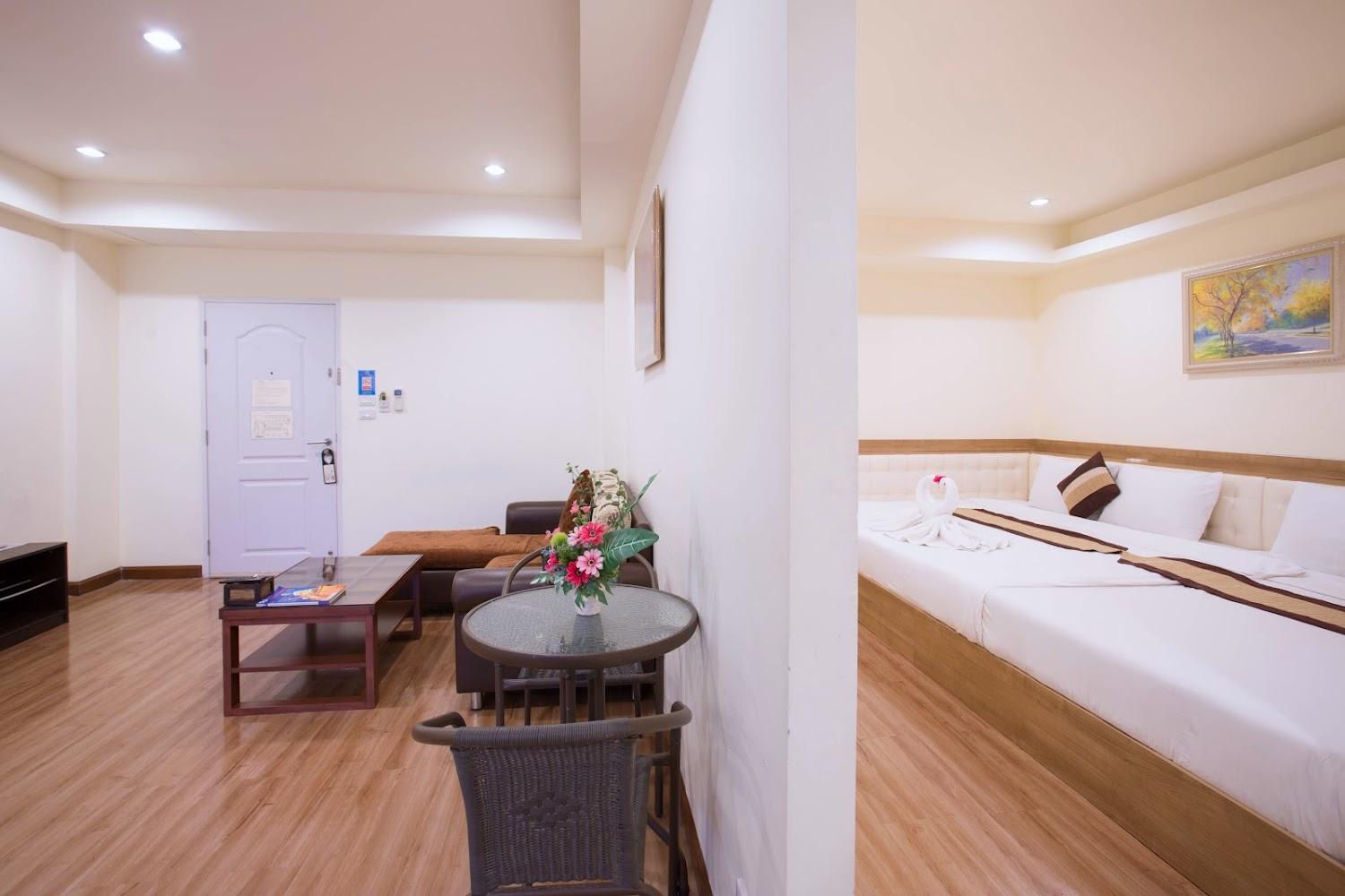 Cover Image for Tharakiree Place Hotel