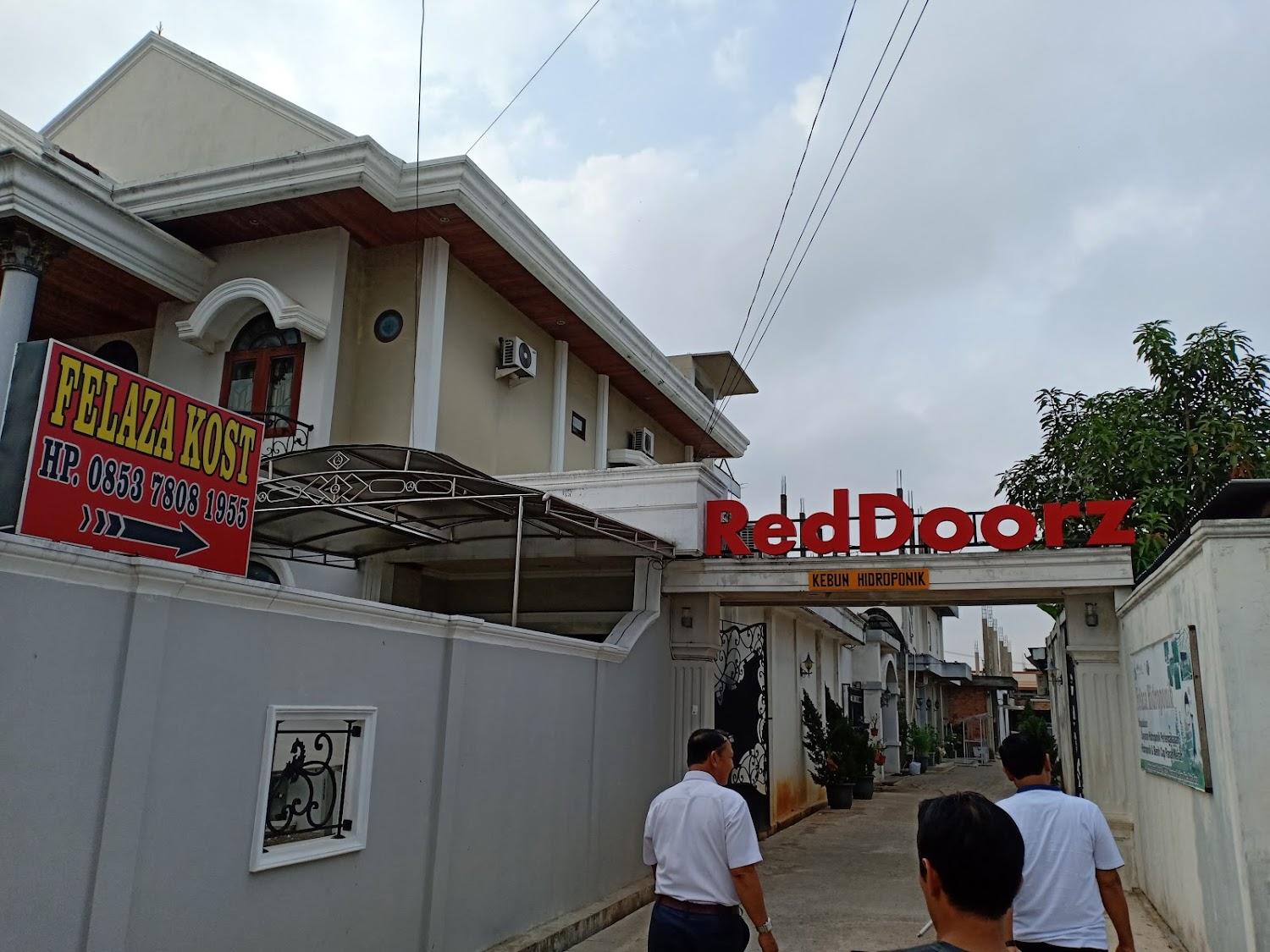 Cover Image for RedDoorz Syariah Near Jamtos Jambi