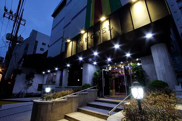 Cover Image for Hotel JM (JM)