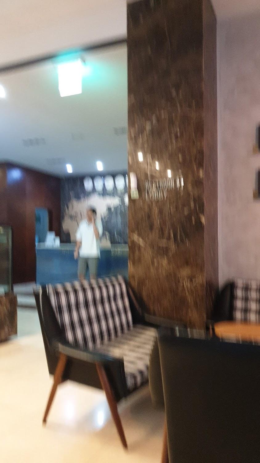 Cover Image for Xenia Hotel