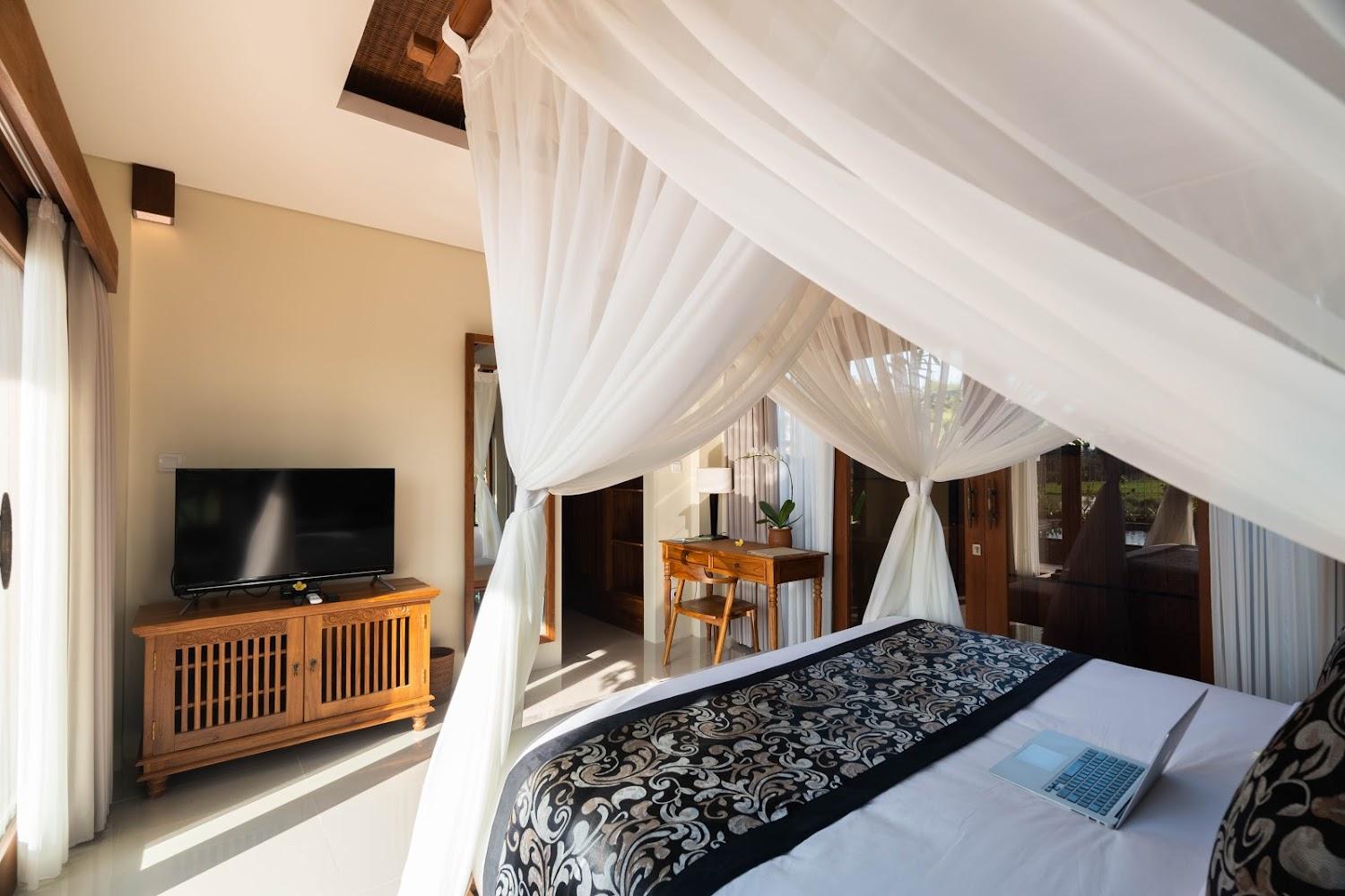 Cover Image for HOWLITE Private Villa