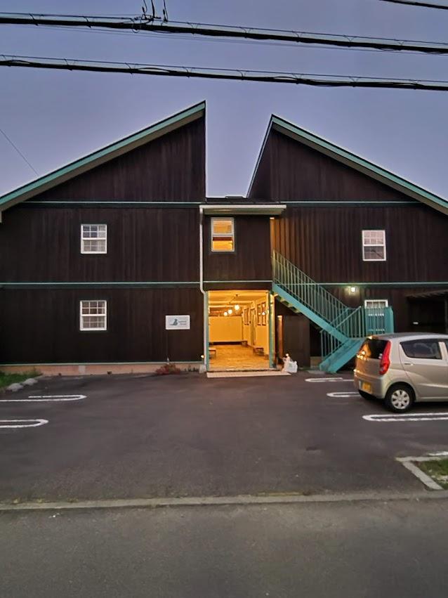 Cover Image for Bluebird Hotel