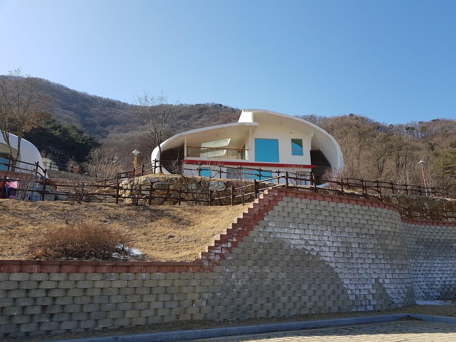 Cover Image for Mungyeong Saejae Gungmin Yeoga Camping Site