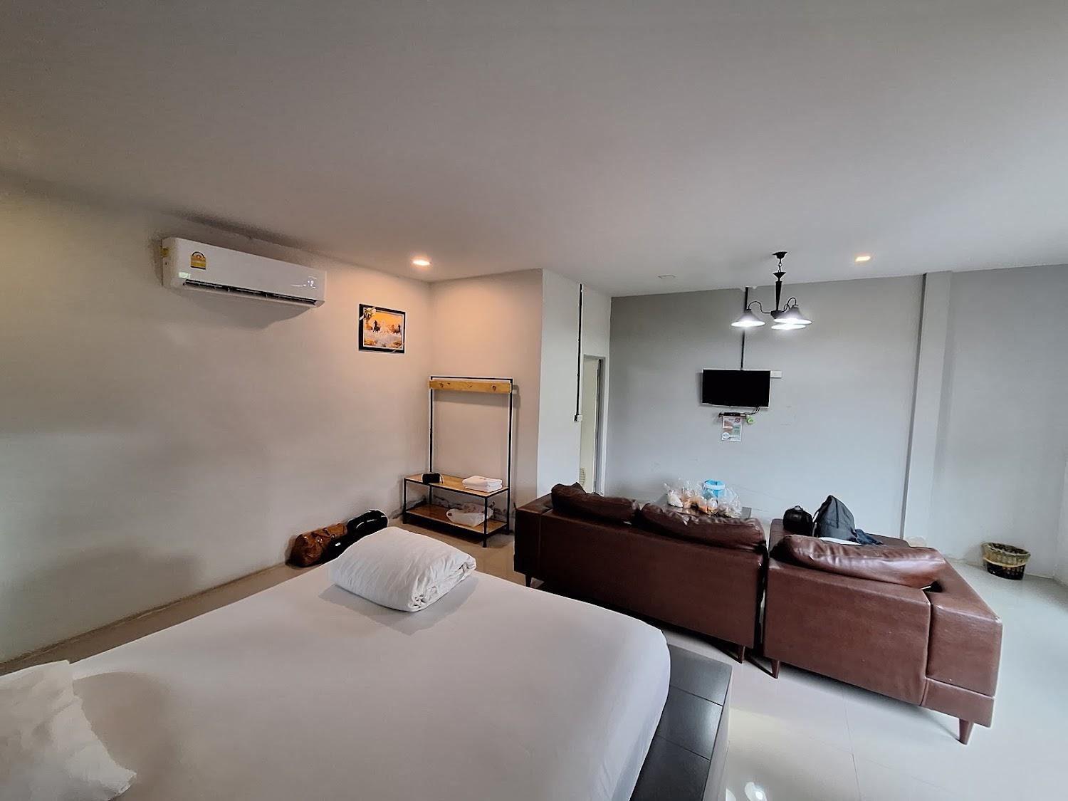 Cover Image for LomRak hotel โรงแรมบ้านล้อมรัก