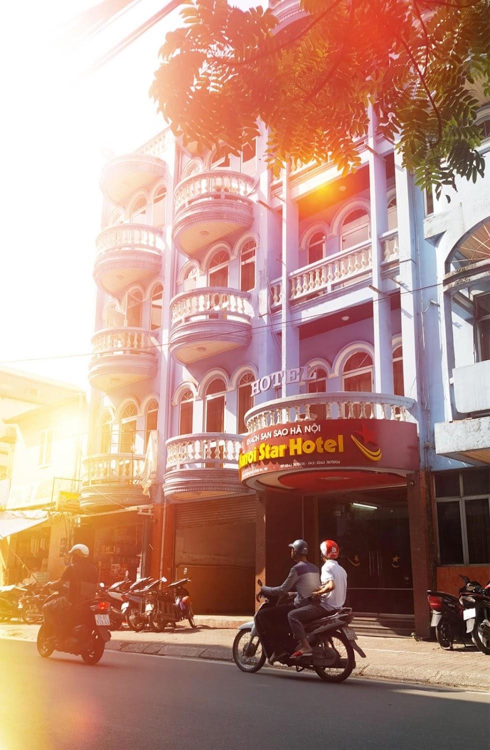 Cover Image for Ảnh At a glance