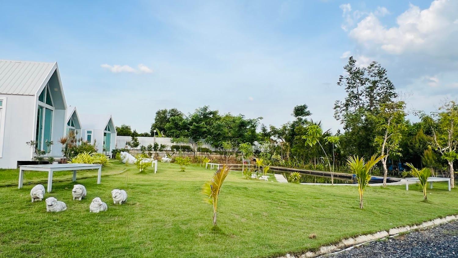 Cover Image for White Ville Resort