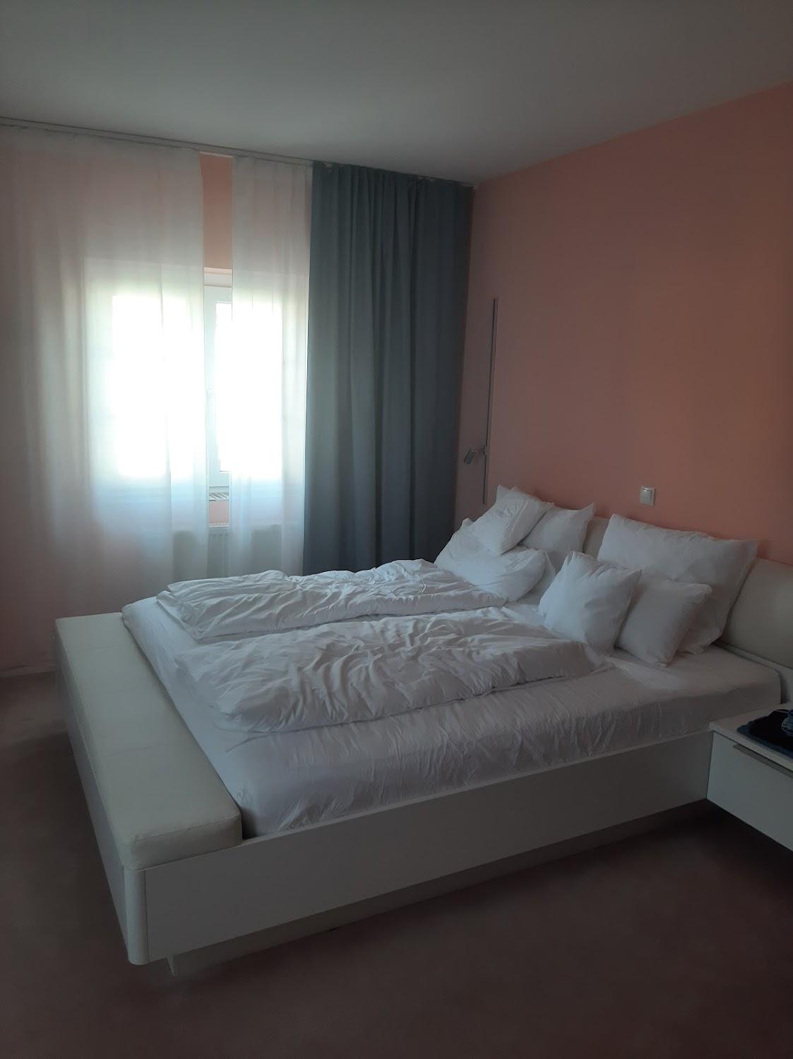 Cover Image for Lèvres Hotel B&B