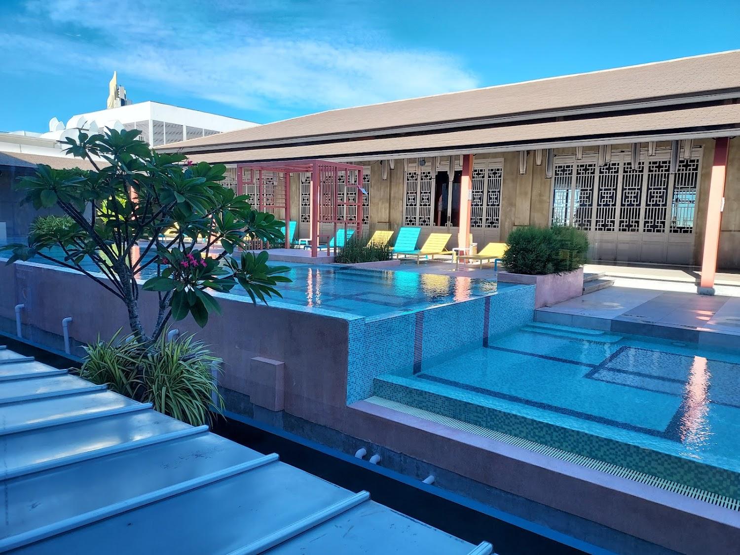 Cover Image for The Quarter Hua Lamphong by UHG
