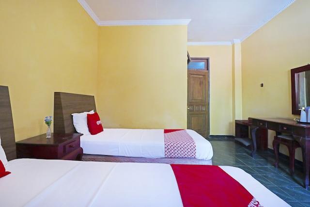 Cover Image for Super OYO 90382 Hotel Sarah Sukabumi