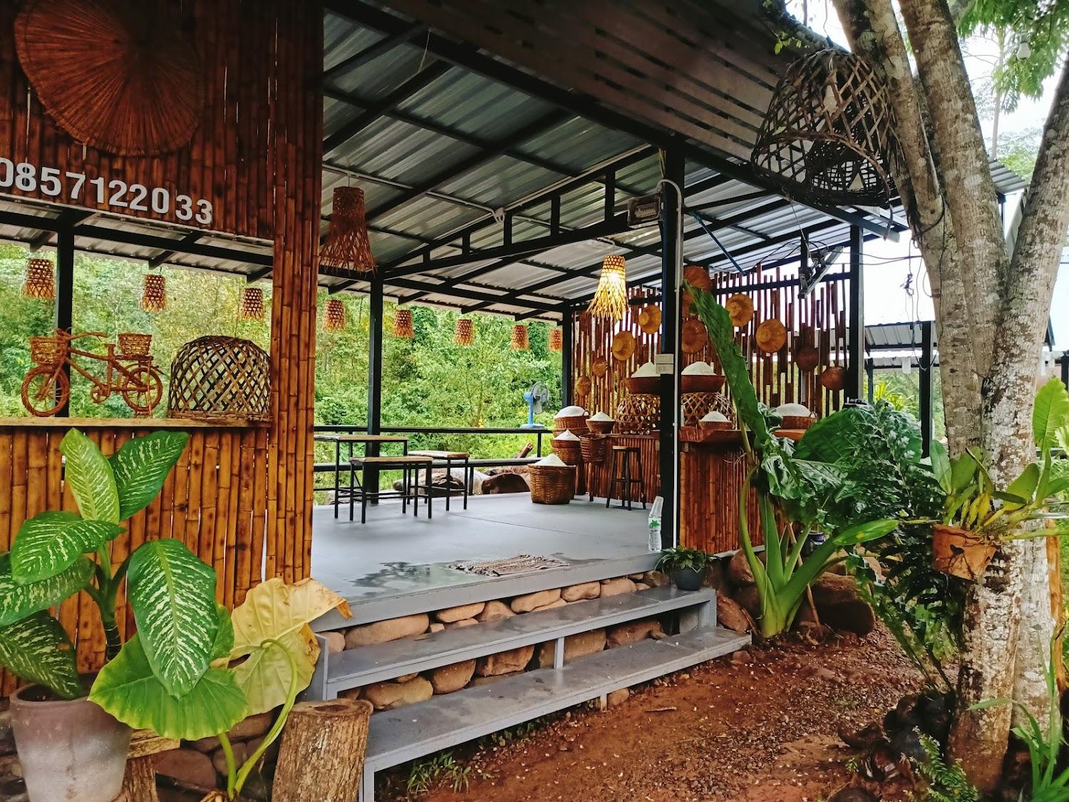 Cover Image for บ่อเกลือธารา ณ บ่อเกลือ น่าน