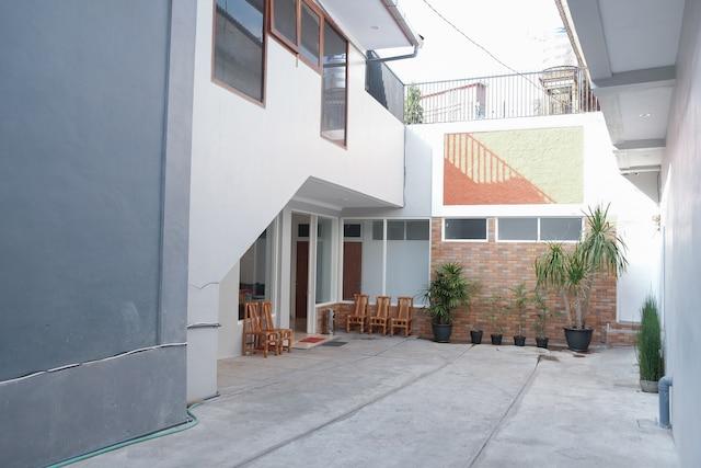 Cover Image for OYO 111 Residence
