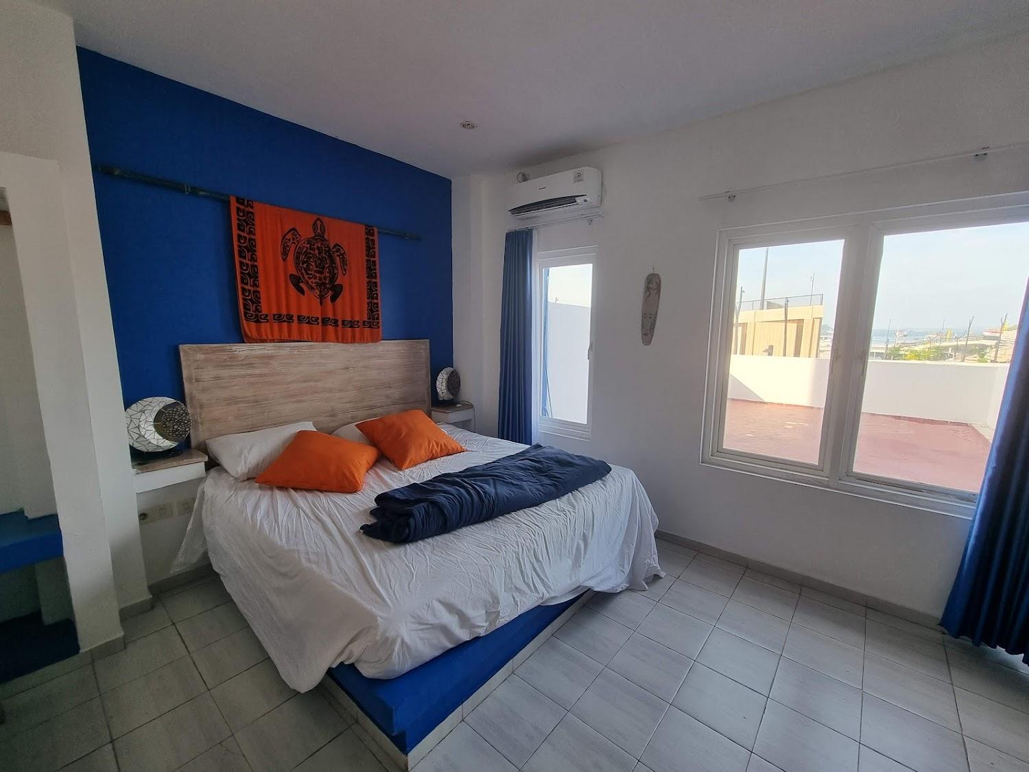 Cover Image for Blue Ocean Hotel
