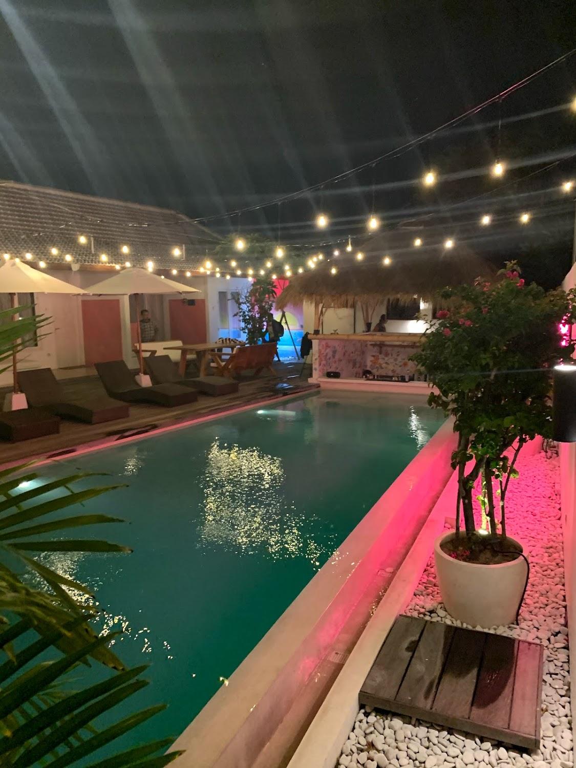 Cover Image for Love Song Boutique Hotel