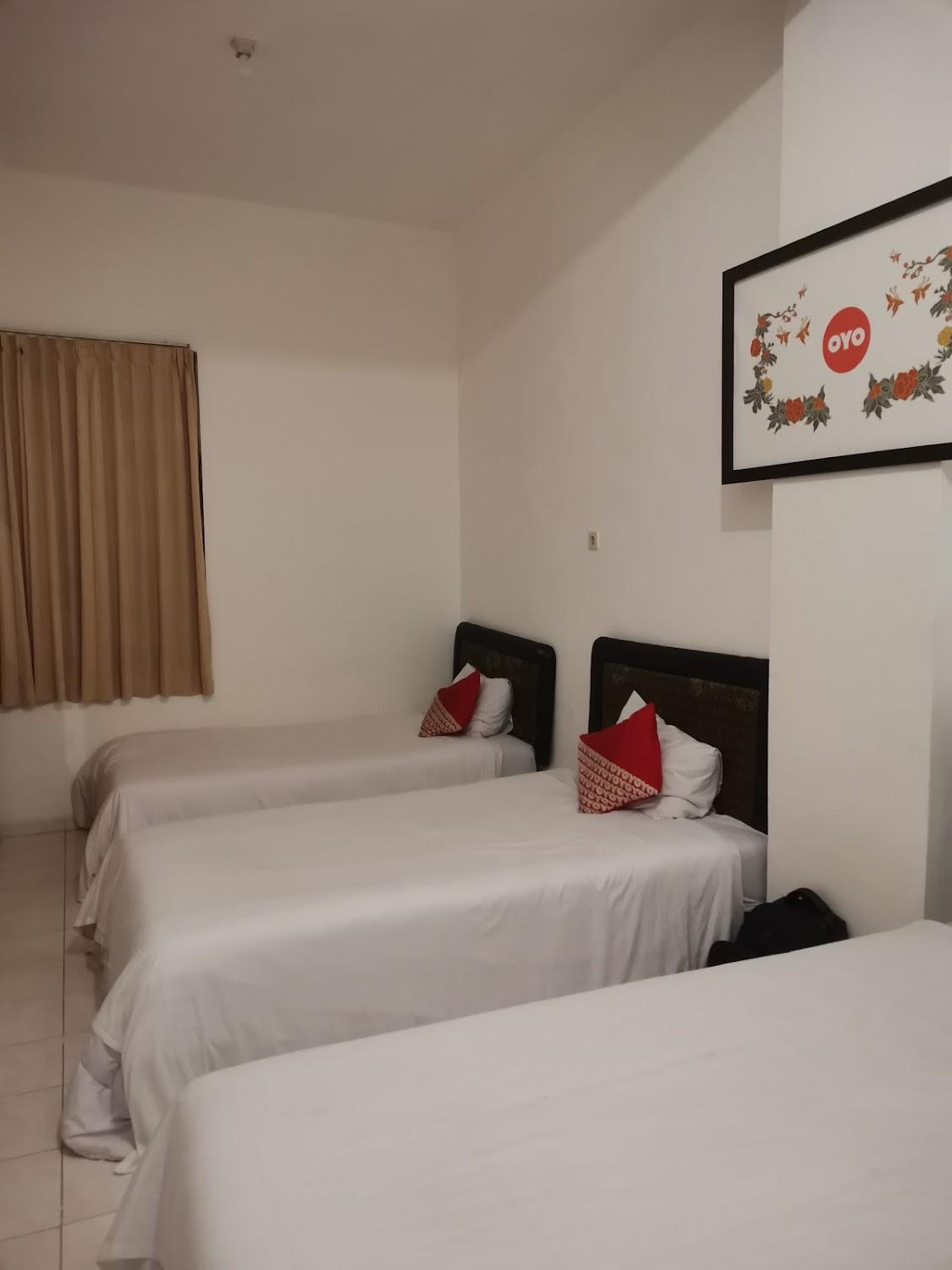 Cover Image for Marcello Residence Siwalankerto Mitra RedDoorz near Petra University Surabaya