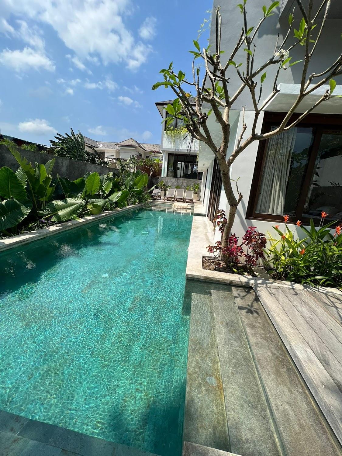 Cover Image for LECENI VILLA by Nakula