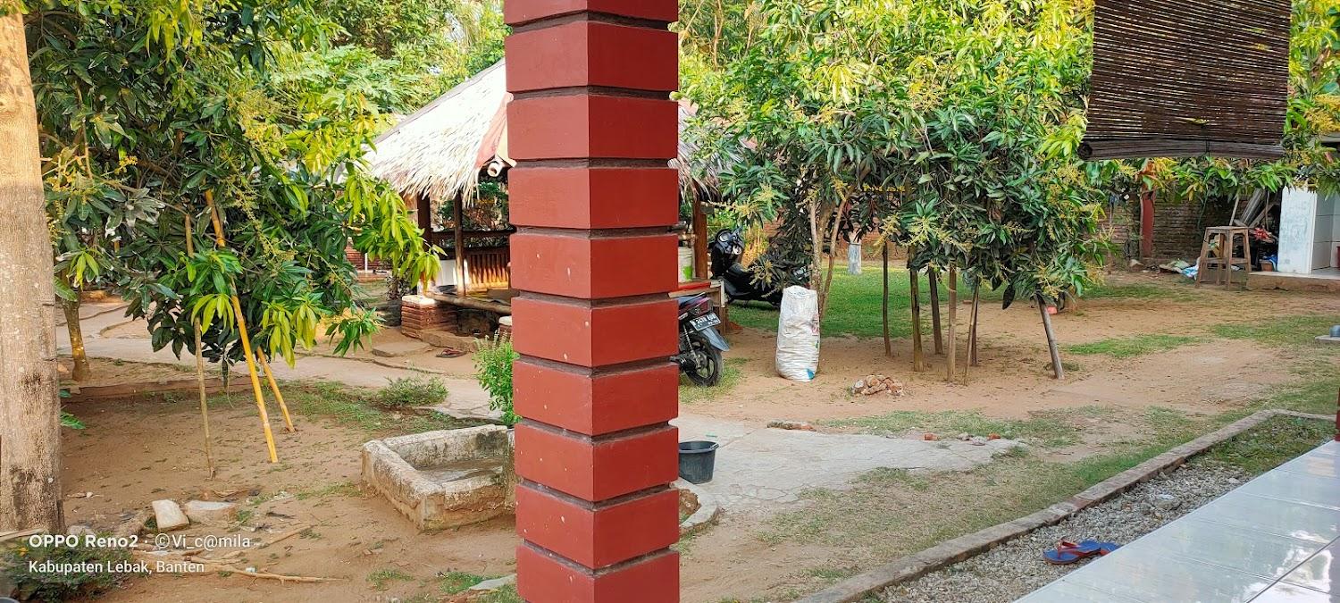 Cover Image for OYO 3303 Penginapan Putri Asih Sawarna