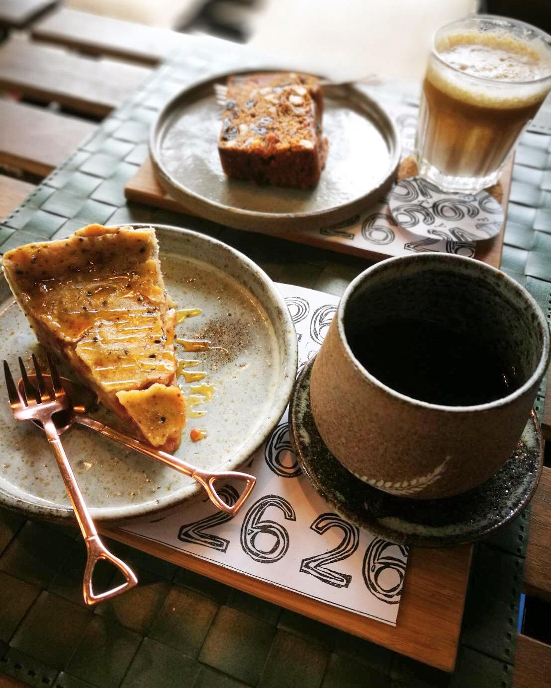 Cover Image for 26 bed and coffee