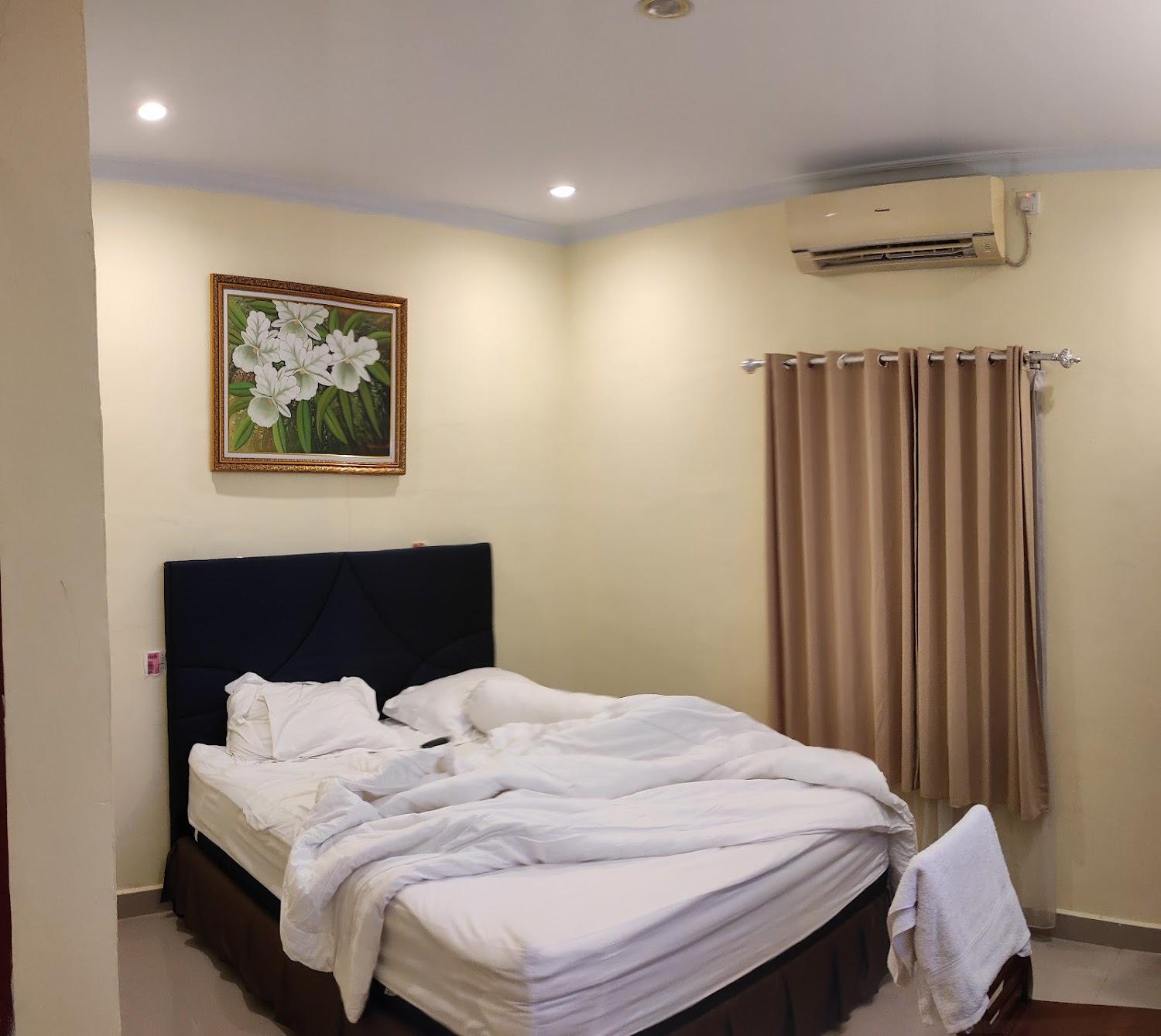 Cover Image for Valentine Hotel, Cafe, n Penginapan