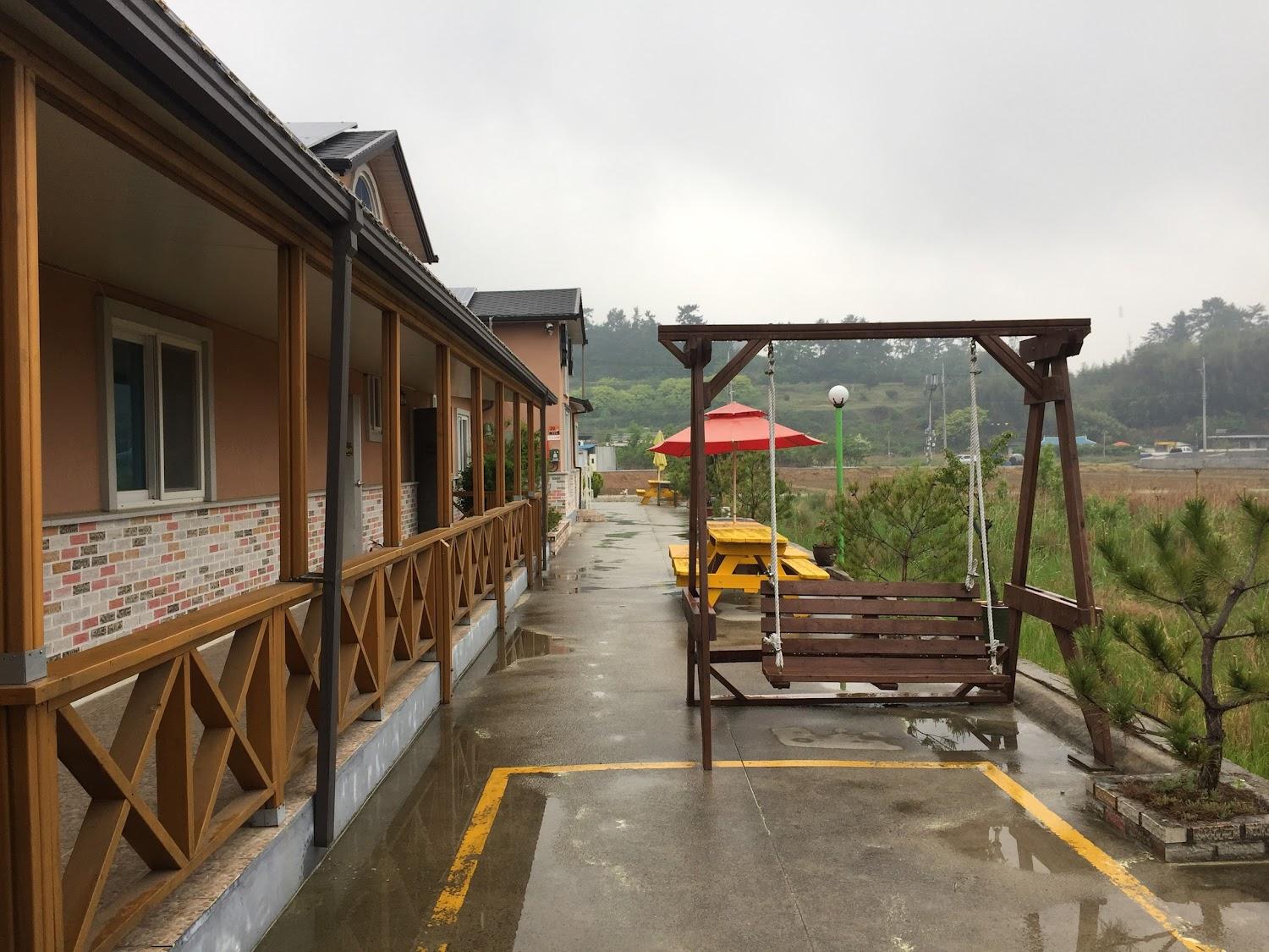 Cover Image for 솔향기펜션민박