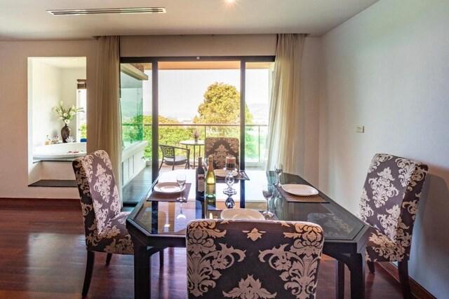 Cover Image for Capital O 890 The Royal Bay View Villas